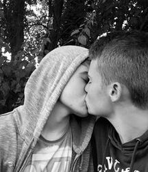 kiss boys gay tube 5f5805010816a.jpg