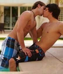 kiss boys gay tube 5f580514433c2.jpg
