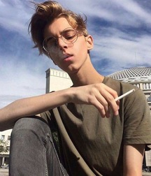 Smokers 5b8f16e12f93c.jpeg