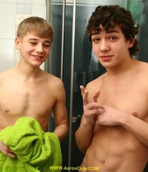 Georg & Aaron - Two Teen Gay Boys Washing Under The Shower 5f5140a1bd3bf.jpg