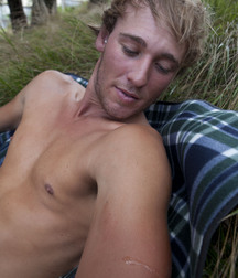 Hunter wanks in the woods gay tube 5fe021cf804f8.jpg