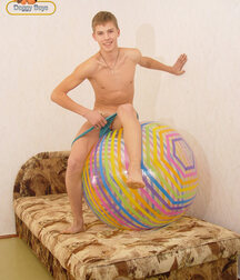 stin practices swiss ball 6015d5b3a4c4b.jpg