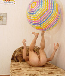 stin practices swiss ball 6015d5c010202.jpg