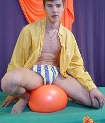 Stin at the beach gay tube boys 606b45ca196d7.jpg