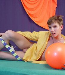 Stin at the beach gay tube boys 606b45de2a064.jpg