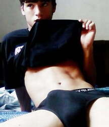 Gay Tube Gorgeous Twinks Shirtless 2 5f67f9fb8527a.jpg