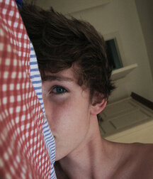 Boy gay tube selfies 5f622894a5492.jpg