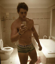 Boy gay tube selfies 5f622897b6de1.jpg