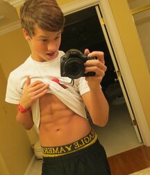 Boy gay tube selfies 5f6228a7d90ca.jpg