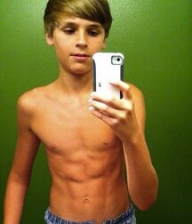 Boy gay tube selfies 5f6228b2ad4a3.jpg