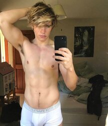 Boy gay tube selfies 5f6228b95cdb7.jpg