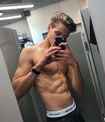 Boy gay tube selfies 5f6228bea63fa.jpg
