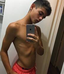 Boy gay tube selfies 5f6228c35a2e4.jpg