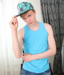 Rubax Gay Porn Young Twink Shows & Jerks Off