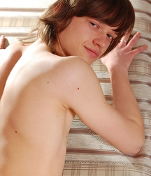 Young Twink Gabriel After Jerking Off A Shower 62345d3db64ce.jpg