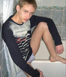 Gay Twinks Porn - 347 - Evdokim takes a shower 605518f355c4d.jpg