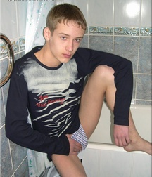Gay Twinks Porn - 347 - Evdokim takes a shower 6055190c72859.jpg