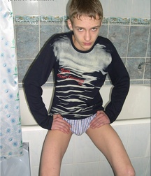 Gay Twinks Porn - 347 - Evdokim takes a shower 60551938d7d90.jpg