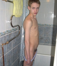 Gay Twinks Porn - 347 - Evdokim takes a shower 605519e6c7852.jpg