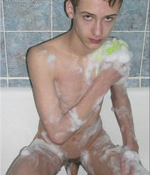 Gay Twinks Porn - 347 - Evdokim takes a shower 60551a8eacf2a.jpg