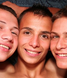 Gay Twinks Porn - 387 - mixed kissing 606932172b416.jpg