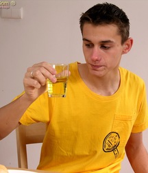 Gay Twinks Porn - 421 - breakfast with Rodzynek 615a211b8c516.jpg