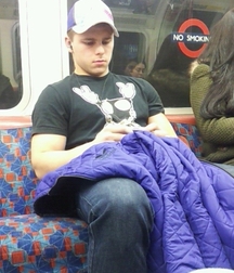 • Manspread • 61309f1be3d2b.jpg