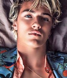 EXPLORE ATTRACTIVE NICE FACES FROM PROFILES BY GAY TUBE COLLECTION