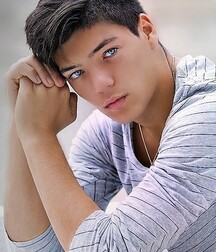 NICE & CUTE BOYS FACES GAY TUBE COLLECTION ENJOY 5fc46851cc139.jpg