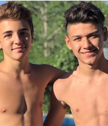 NICE & CUTE BOYS FACES GAY TUBE ENJOY COLLECTION 5fc916cd8a55e.jpg