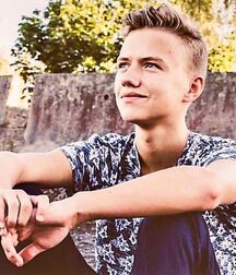 NICE & CUTE BOYS FACES GAY TUBE ENJOY COLLECTION 5fc9171d952e8.jpg