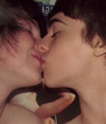 NICE & CUTE BOYS FACES GAY TUBE COLLECETION IMPULSE 5fc953cd075c0.jpg