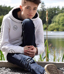 NICE & CUTE BOYS FACES & BODY GAY TUBE COLLECTION STATE 5fcea04e6c97c.jpg
