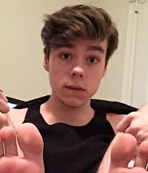 NICE & CUTE BOYS FACES GAY TUBE COLLECTION STUNING 5fde09098948a.jpg