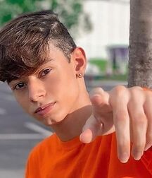 NICE & CUTE BOYS FACES GAY TUBE COLLECTION STUNING 5fde098408f32.jpg