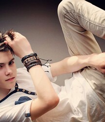 NICE & CUTE BOYS FACES GAY TUBE COLLECTION STUNING 5fde0989da1ee.jpg