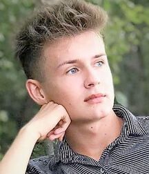 NICE & CAUTE BOYS FACES & BODY LUKAS COLLECTION 6020509ead53b.jpg