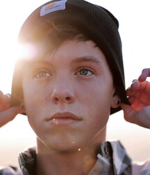 NICE & CUTE BOYS PORN FACES & BODY LUKAS COLLECTION 60218aeaedb4c.jpg