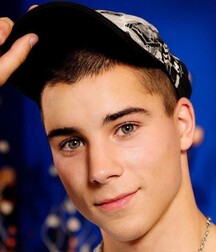 NO PORN - NICE & CUTE BOYS FACES - LUKAS COLLECTION LIFE 605953c864ec3.jpg