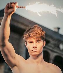 NO PORN - NICE & CUTE BOYS FACES - LUKAS COLLECTION LIFE 6059546b76685.jpg