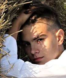 LUKAS COLLECTION - NICE & CUTE BOYS FACES TWINK TUBE 60de762c27500.jpg