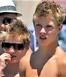 LUKAS COLLECTION - NICE & CUTE BOYS FACES TWINK TUBE 60de768014a70.jpg