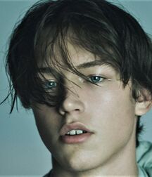 LUKAS COLLECTION - NICE & CUTE BOYS FACES TWINK TUBE 60de76890156e.jpg
