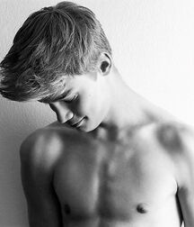 LUKAS COLLECTION - NICE & CUTE BOYS FACES TWINK TUBE 60f09874ccfee.jpg