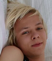 LUKAS COLLECTION - NICE & CUTE BOYS FACES TWINK TUBE 614235b713dda.jpg