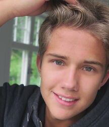 LUKAS COLLECTION - NICE & CUTE BOYS FACES TWINK TUBE 614237583cac1.jpg