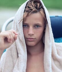LUKAS COLLECTION TWINK TUBE - NICE & CUTE BOYS FACES 6144e7e16d11c.jpg