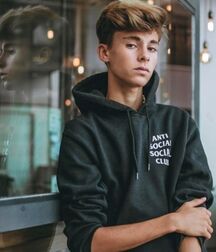 LUKAS COLLECTION - NICE & CUTE BOYS FACES TWINK TUBE  6159dea5caab0.jpg