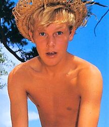 LUKAS COLLECTION COUNTRY - NICE & CUTE BOYS FACES TWINK TUBE 61ab0e8f039cd.jpg