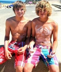 LUKAS COLLECTION COUNTRY - NICE & CUTE BOYS FACES TWINK TUBE 61ab0e9c9cd17.jpg